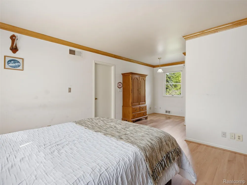 2273 Delano Road Oxford Charter Township, MI 48371
