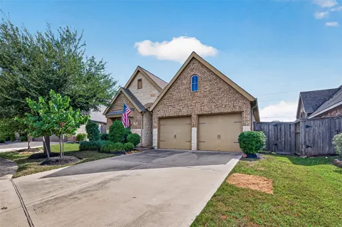 2107 Cinnamon Teal Circle