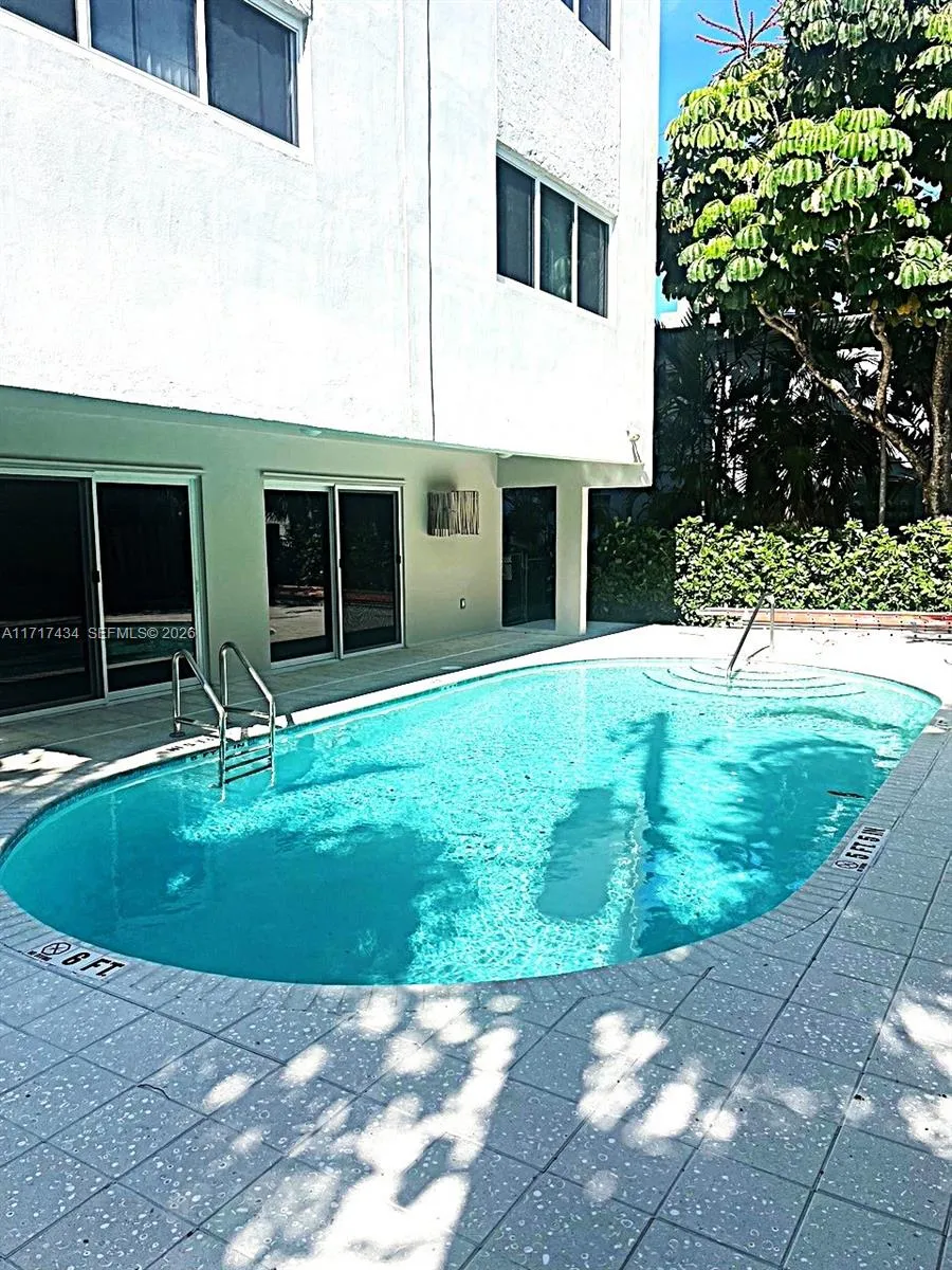 1020 94th St #203 Bay Harbor Islands, FL 33154