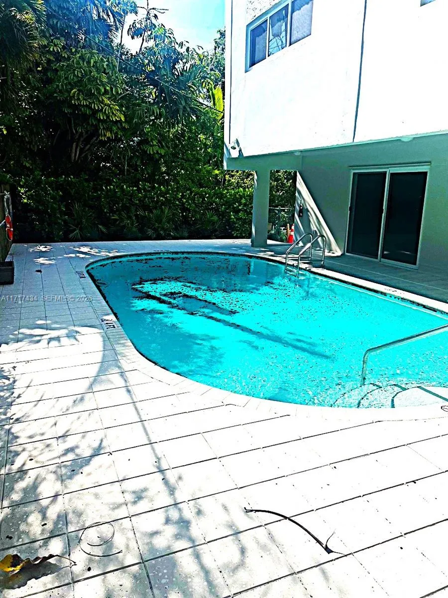 1020 94th St #203 Bay Harbor Islands, FL 33154