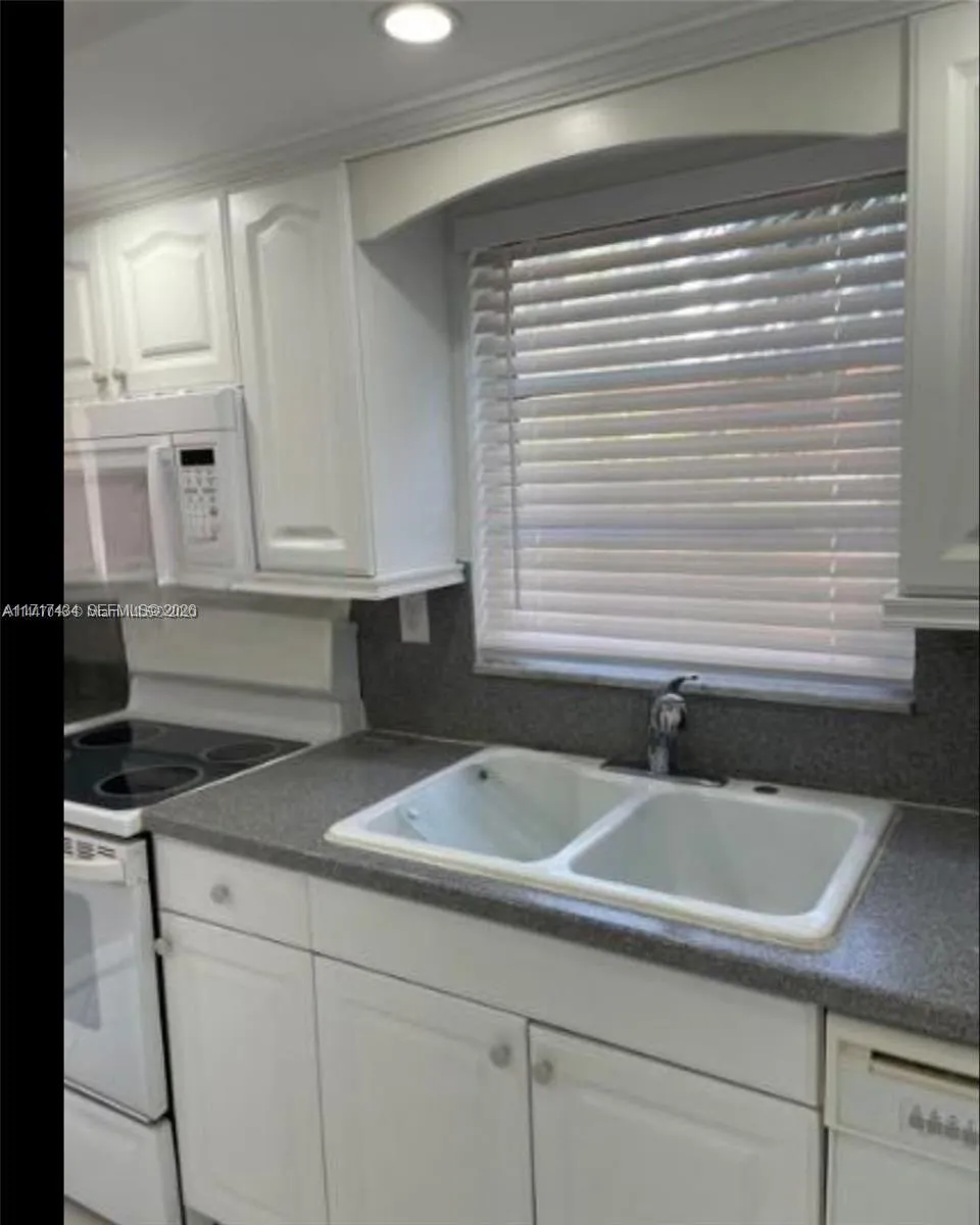 1020 94th St #203 Bay Harbor Islands, FL 33154