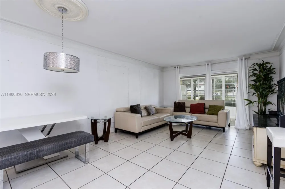 4341 NW 16th St #101 Lauderhill, FL 33313