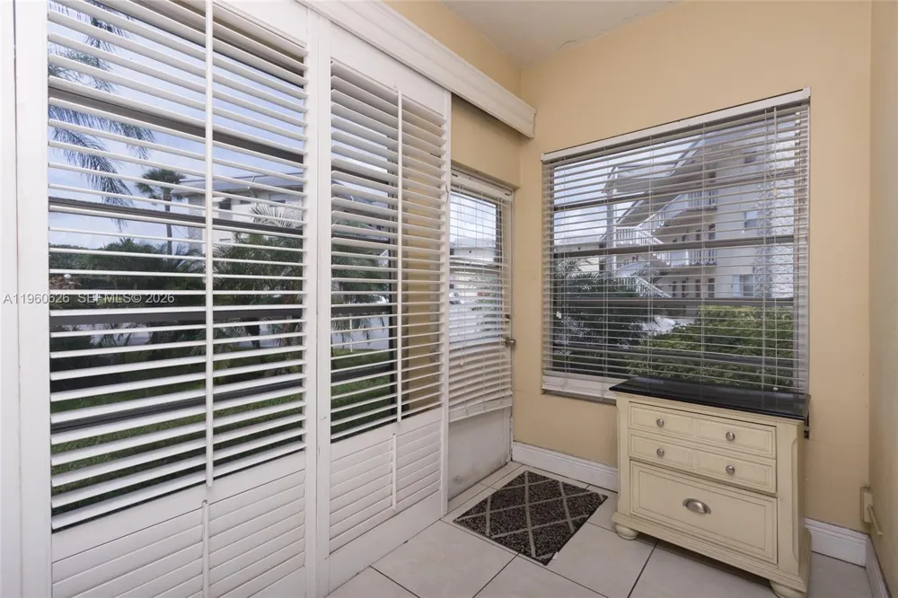 4341 NW 16th St #101 Lauderhill, FL 33313