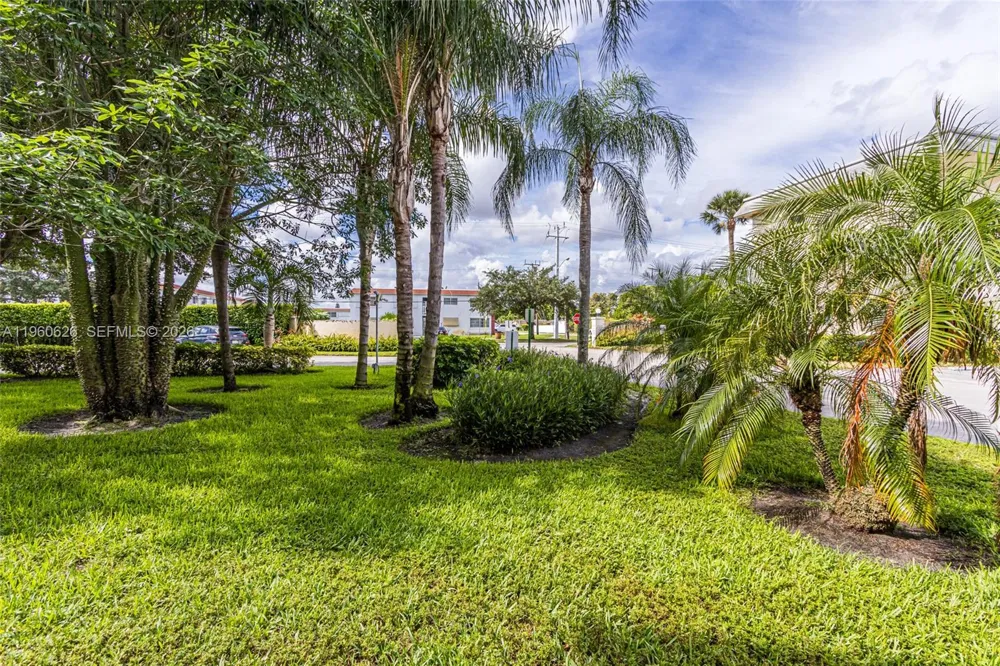 4341 NW 16th St #101 Lauderhill, FL 33313