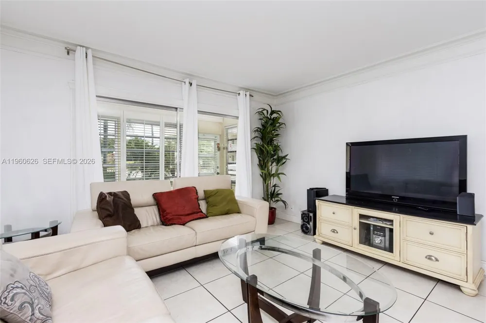 4341 NW 16th St #101 Lauderhill, FL 33313