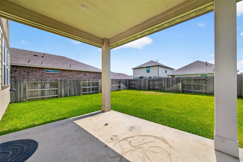 18817 Amaro Hills Drive New Caney, TX 77357