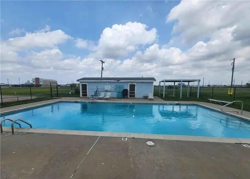 318 Porpoise Palacios, TX 77465
