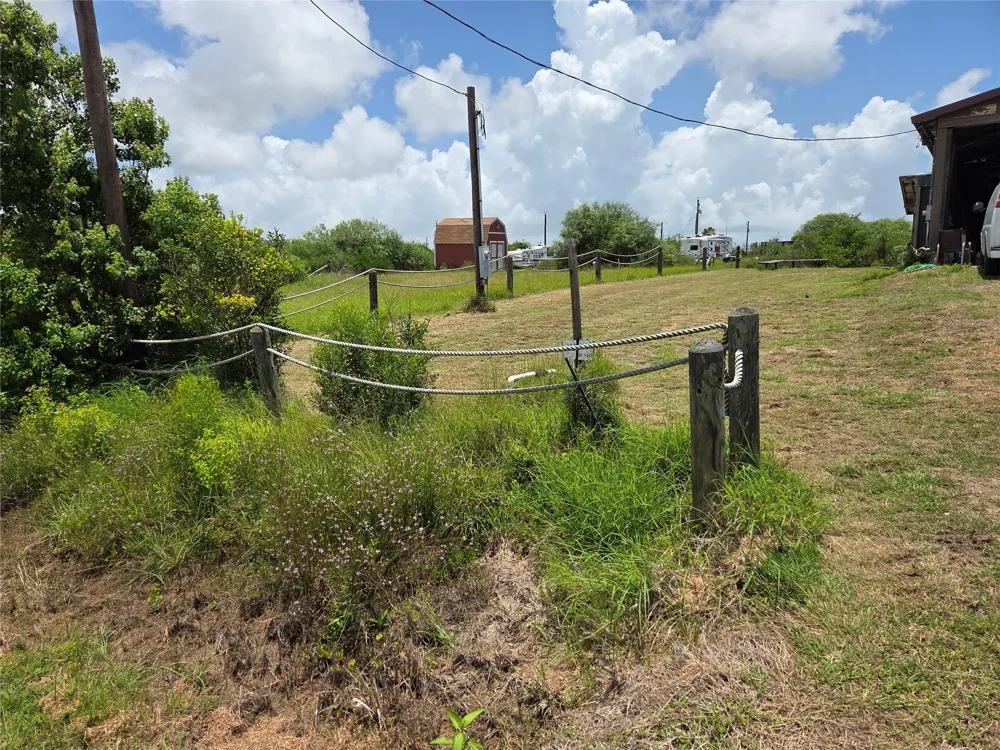 318 Porpoise Palacios, TX 77465