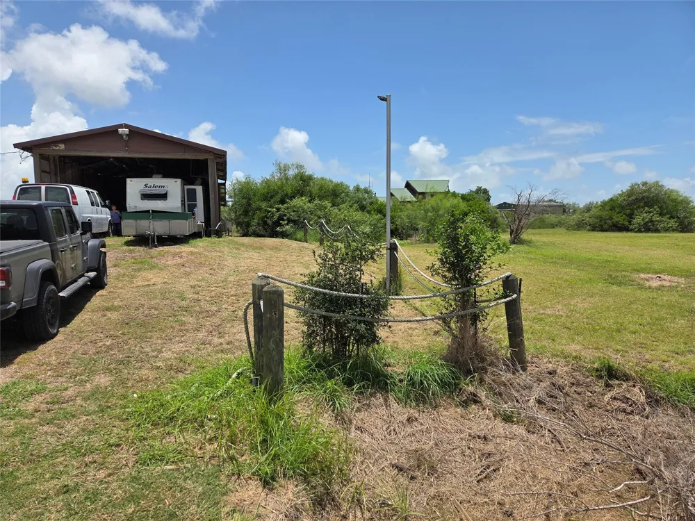 318 Porpoise Palacios, TX 77465