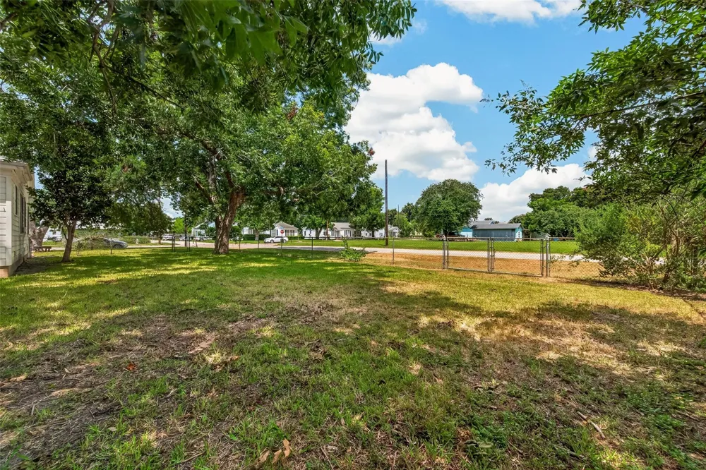 416 E Caney Street Wharton, TX 77488
