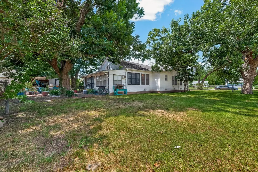 416 E Caney Street Wharton, TX 77488