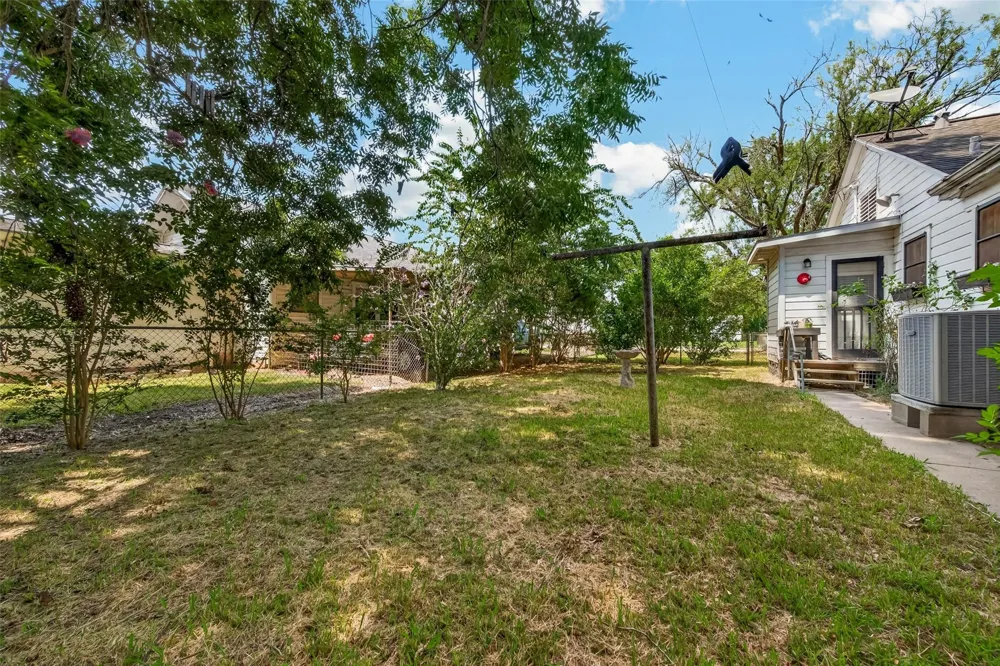 416 E Caney Street Wharton, TX 77488