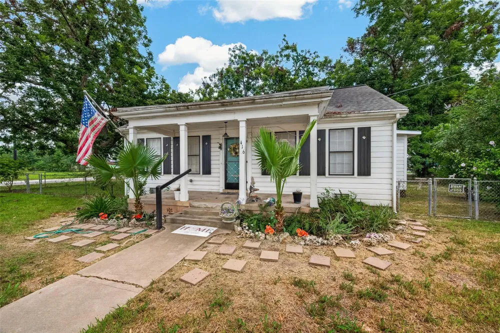 416 E Caney Street Wharton, TX 77488