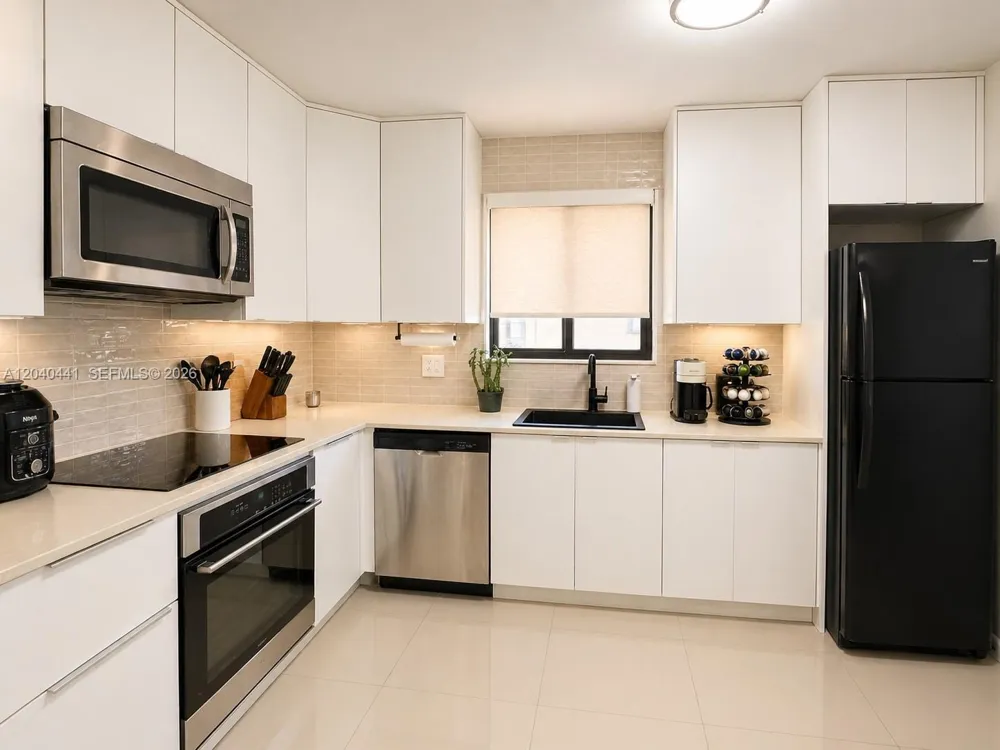 305 Lakeview Dr #204 Weston, FL 33326