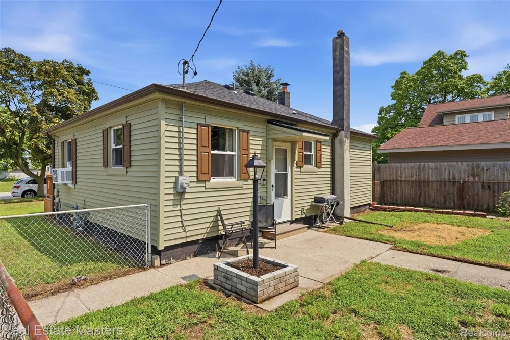 1014 Cypress Street Port Huron City, MI 48060