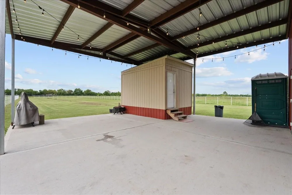 4215 Danek Road Crosby, TX 77532