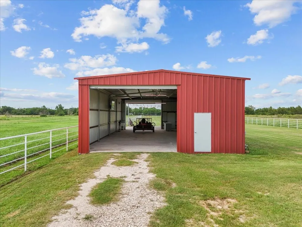 4215 Danek Road Crosby, TX 77532