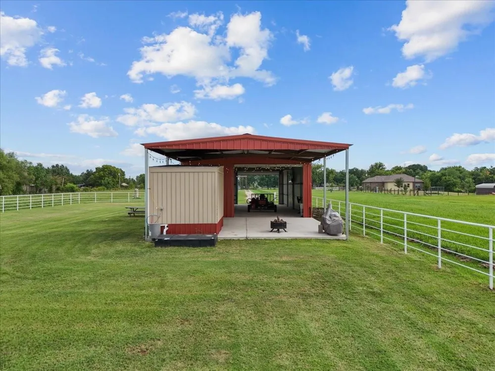 4215 Danek Road Crosby, TX 77532