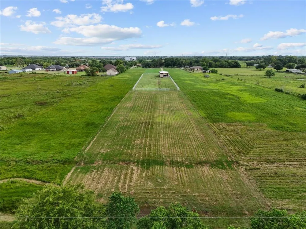 4215 Danek Road Crosby, TX 77532