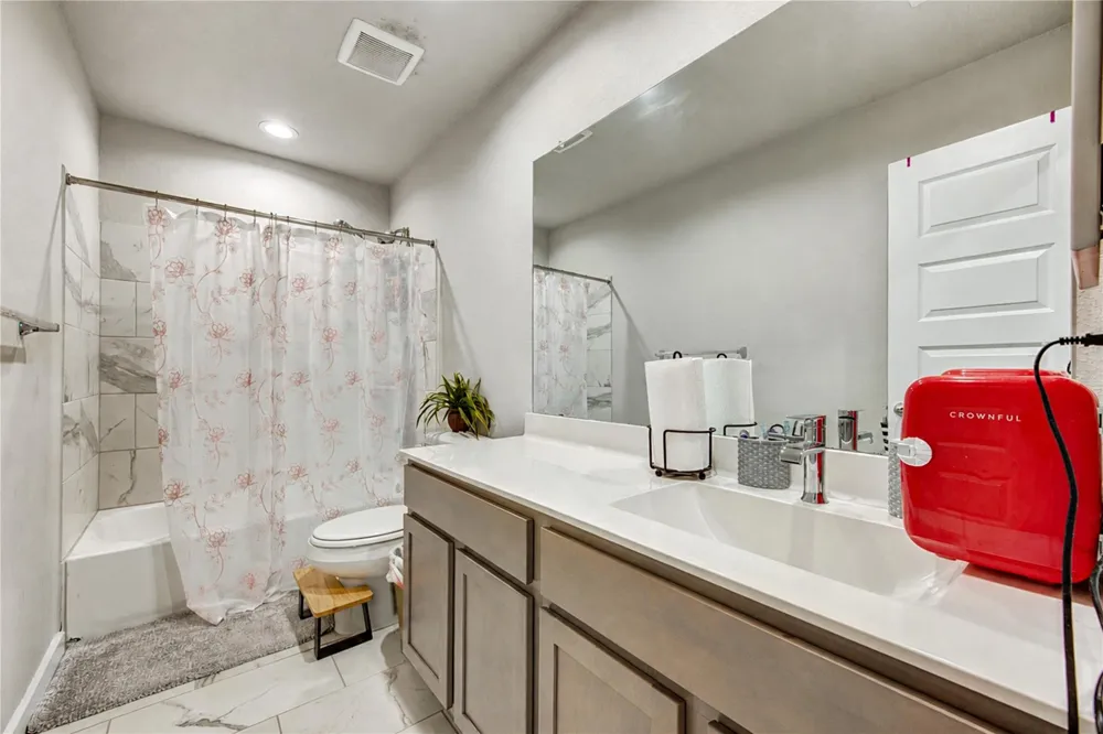 2223 Emerald Diamond Court Fresno, TX 77545