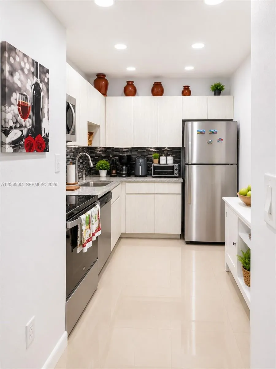 8261 SW 128 St #211 Pinecrest, FL 33156