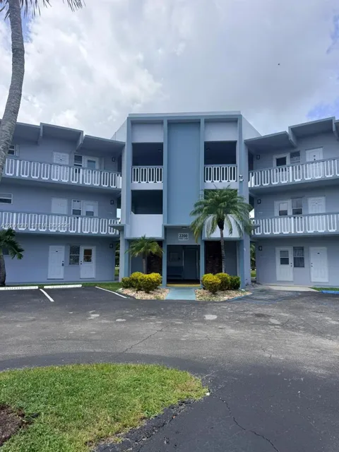 2200 Park Ln #311