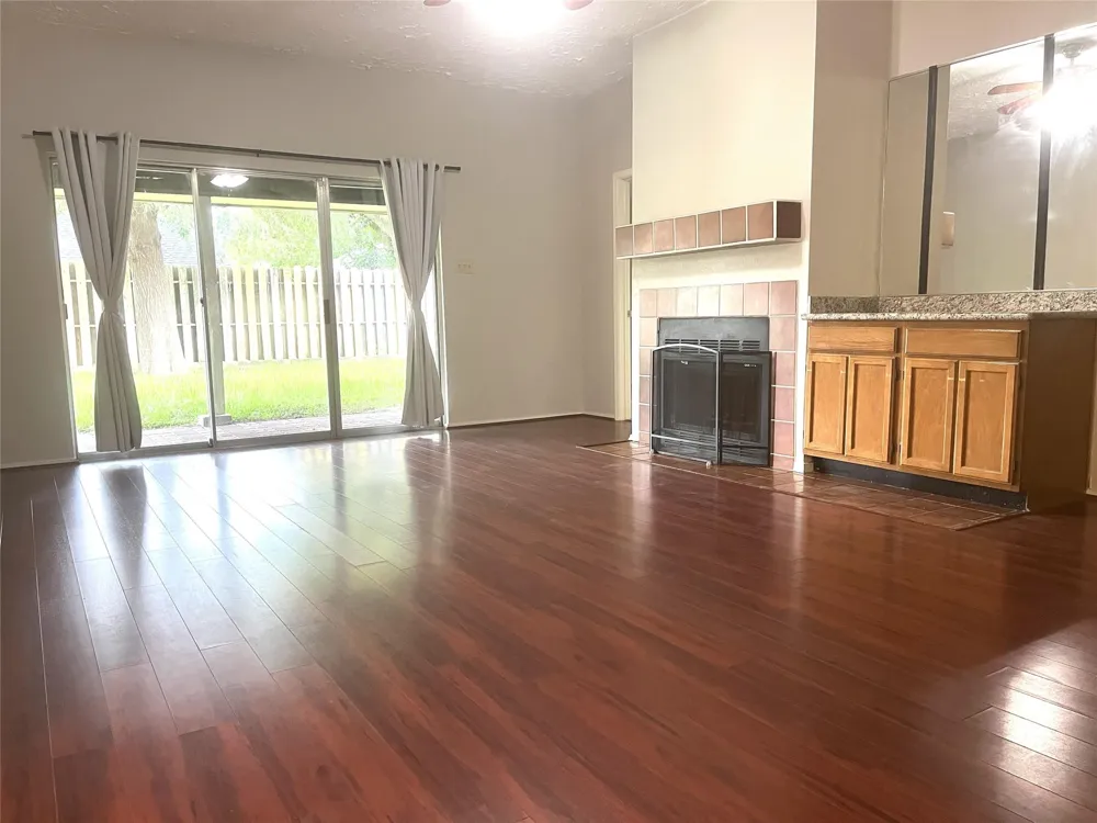 343 Elder Vista Drive Houston, TX 77598