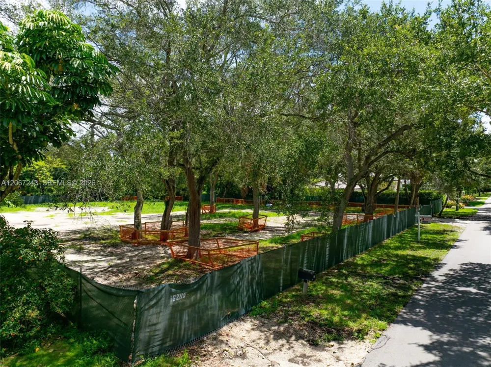 6285 SW 98th St Pinecrest, FL 33156