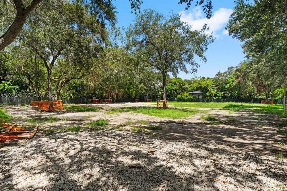 6285 SW 98th St Pinecrest, FL 33156