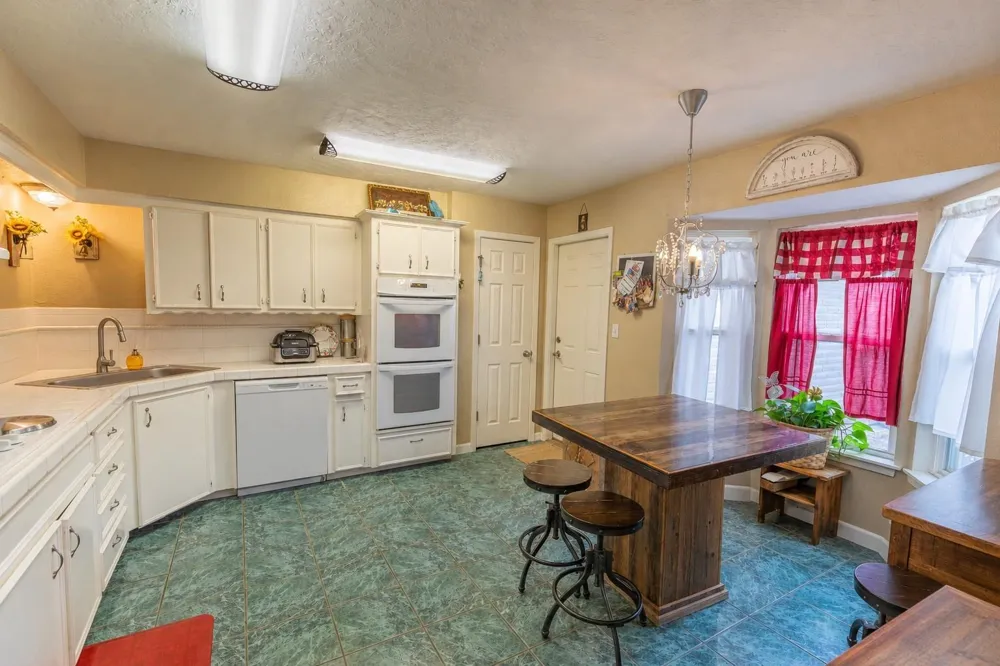 116 Briarwood Lane Bellville, TX 77418