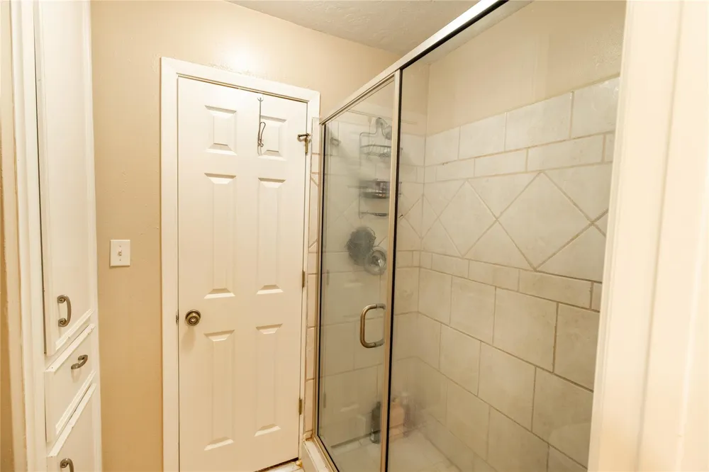 116 Briarwood Lane Bellville, TX 77418