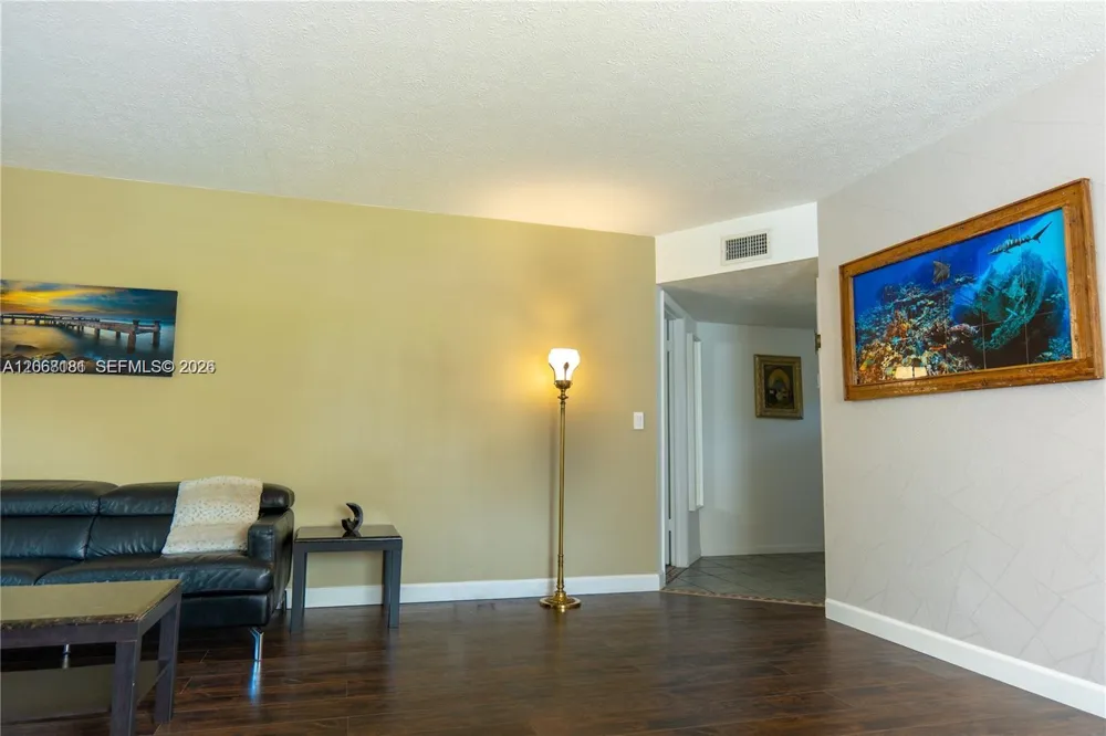 8002 Lagos De Campo Blvd #B-201 Tamarac, FL 33321
