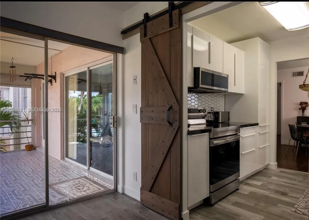 8002 Lagos De Campo Blvd #B-201 Tamarac, FL 33321