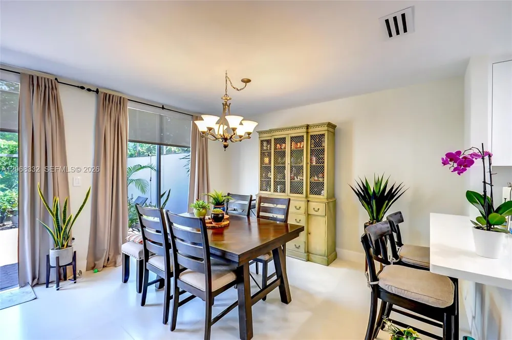 10237 NW 52nd Ln #10237 Doral, FL 33178