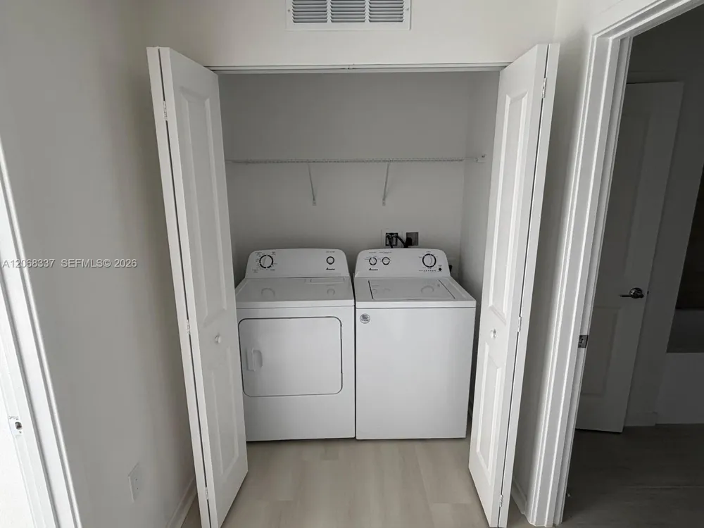 5587 MILLENIA PARK BLVD #222 Orlando, FL 32839
