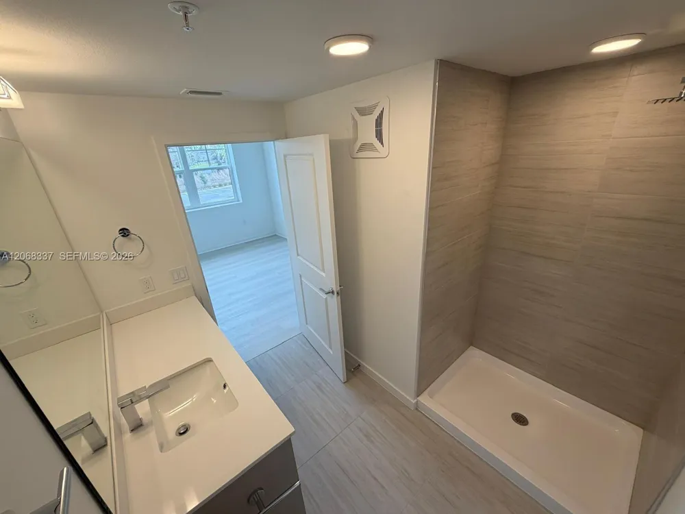 5587 MILLENIA PARK BLVD #222 Orlando, FL 32839