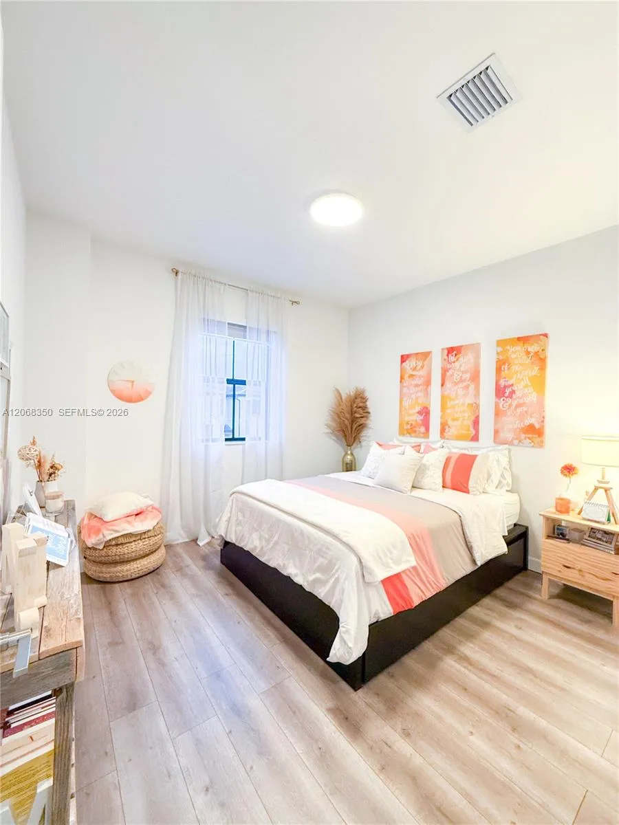 10095 SW 231 LN #. Miami, FL 33190