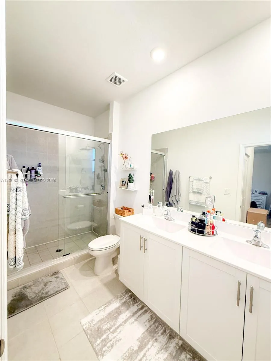 10095 SW 231 LN #. Miami, FL 33190