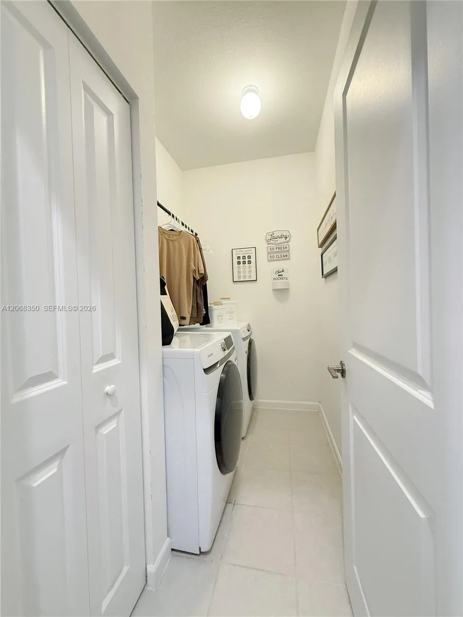 10095 SW 231 LN #. Miami, FL 33190