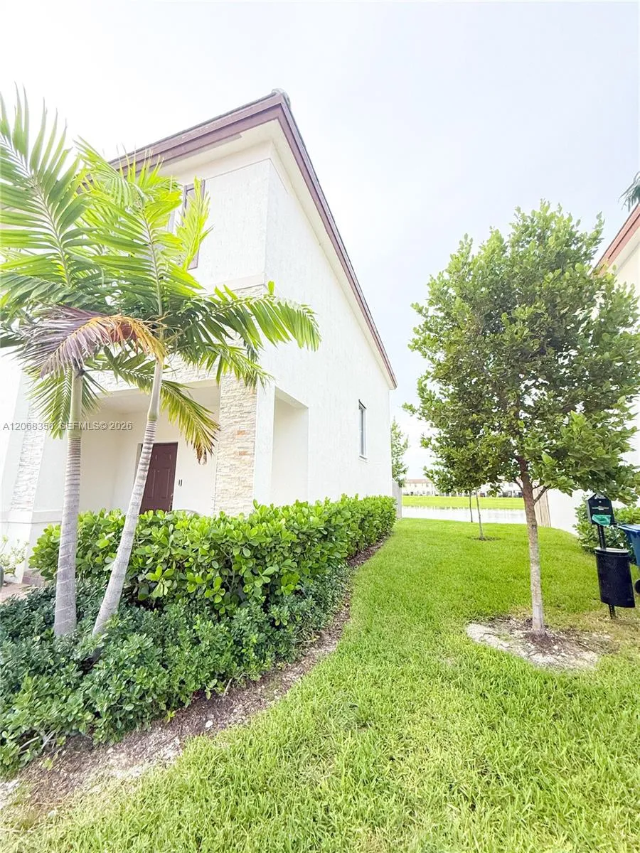 10095 SW 231 LN #. Miami, FL 33190