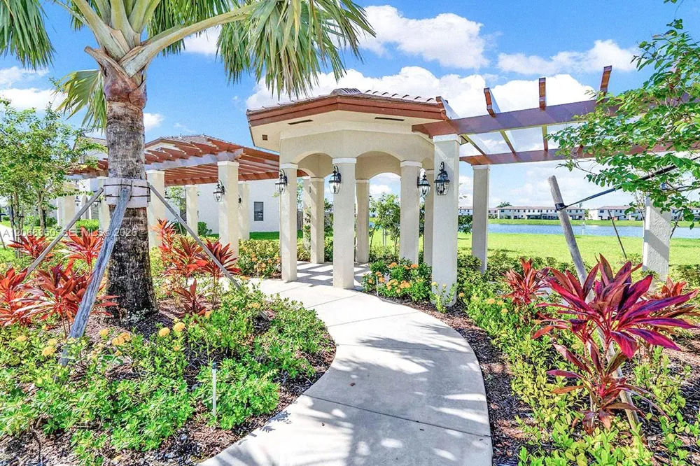 10095 SW 231 LN #. Miami, FL 33190