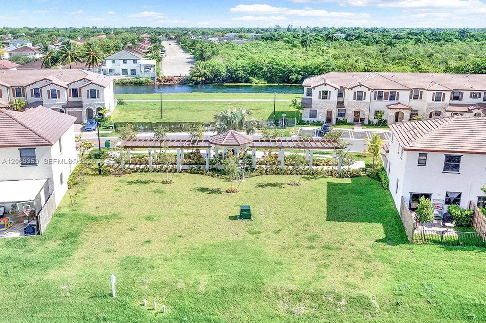 10095 SW 231 LN #. Miami, FL 33190