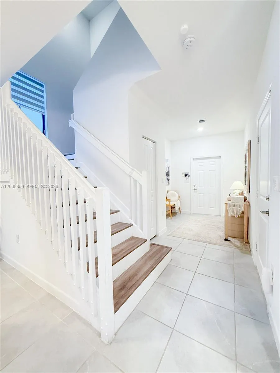 10095 SW 231 LN #. Miami, FL 33190