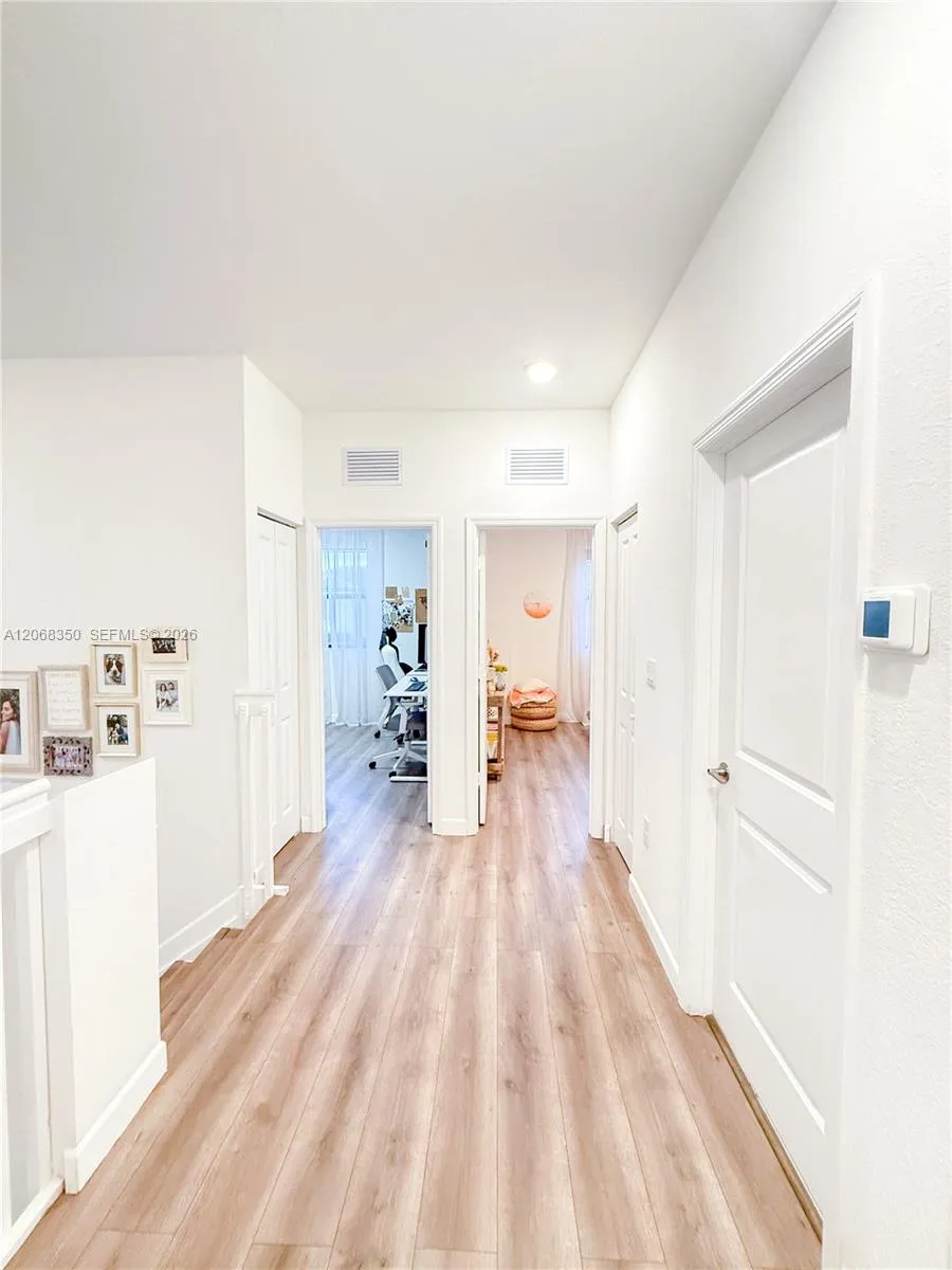 10095 SW 231 LN #. Miami, FL 33190
