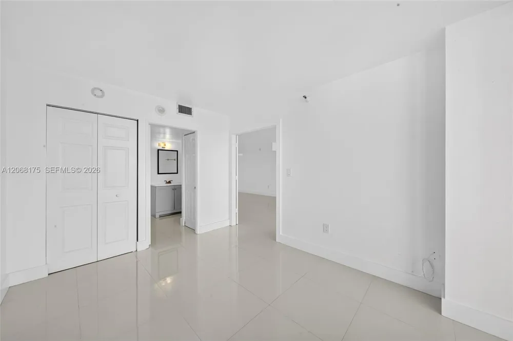 20505 E Country Club Dr #2132 Aventura, FL 33180
