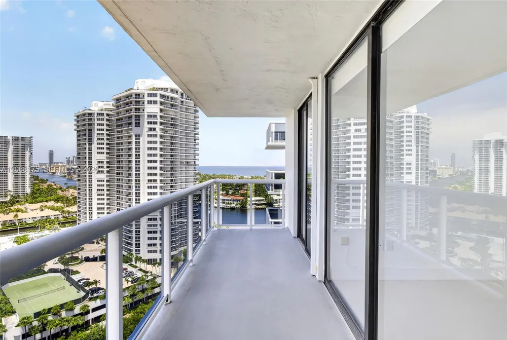 20505 E Country Club Dr #2132 Aventura, FL 33180