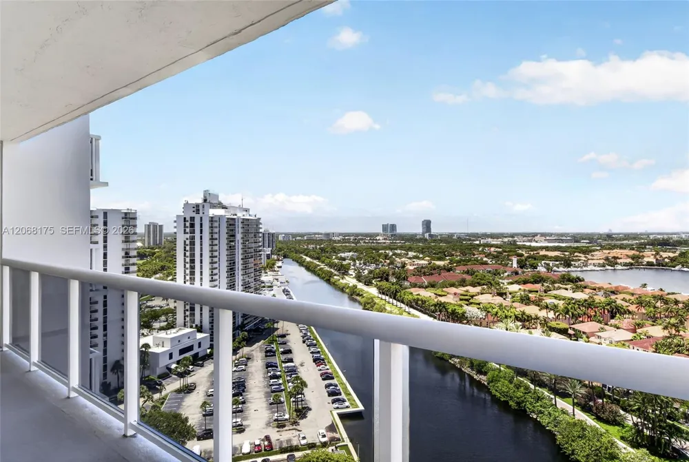 20505 E Country Club Dr #2132 Aventura, FL 33180