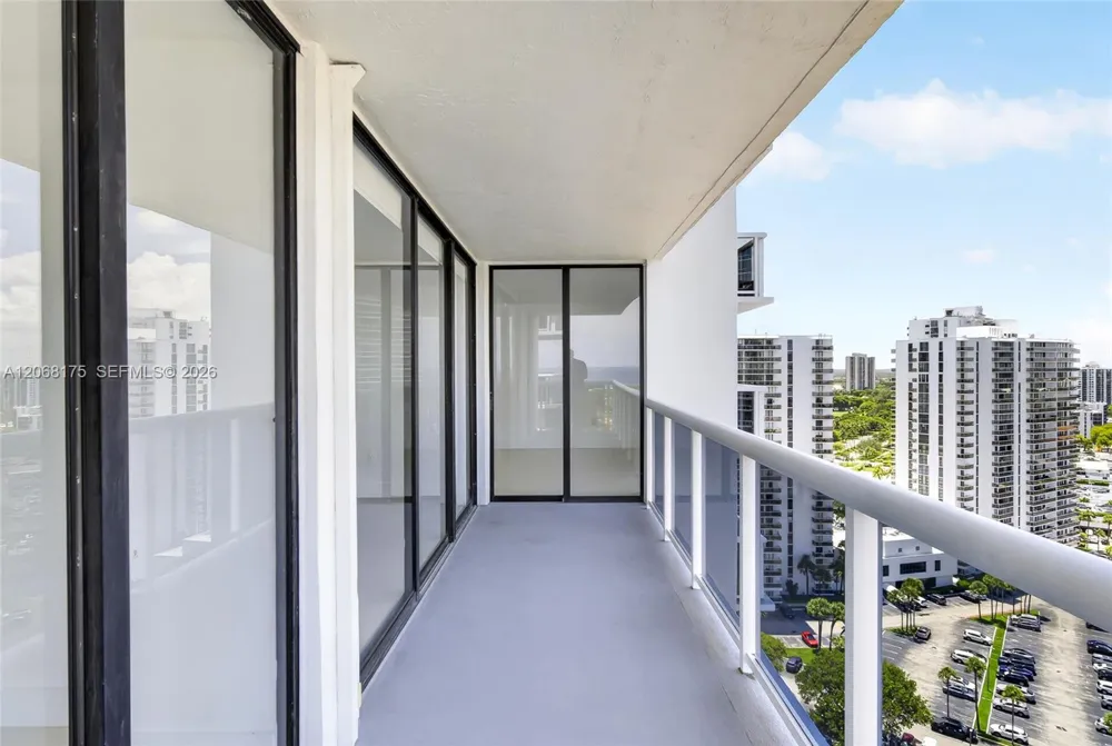 20505 E Country Club Dr #2132 Aventura, FL 33180