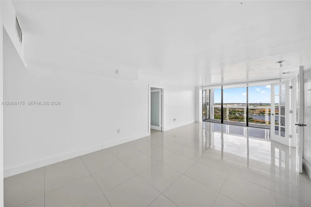 20505 E Country Club Dr #2132 Aventura, FL 33180