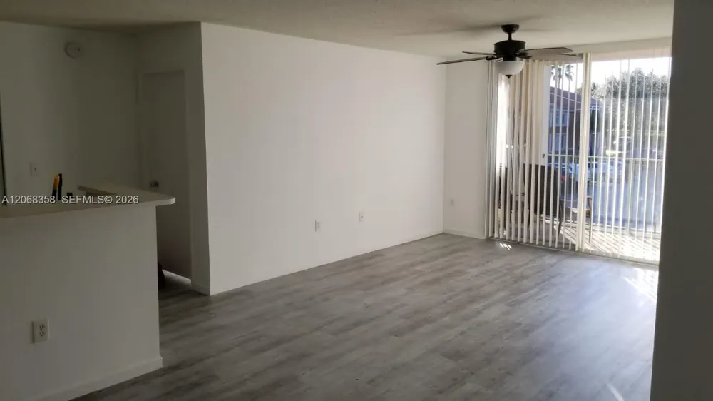 7856 Sonoma Springs Cir #205 Lake Worth, FL 33463